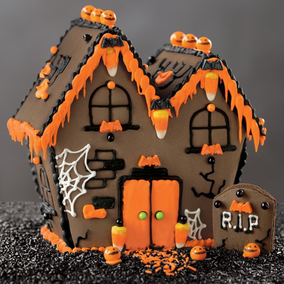 5 Fun Halloween Gingerbread Houses